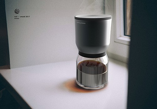 能同时散发咖啡香味的咖啡冲泡器